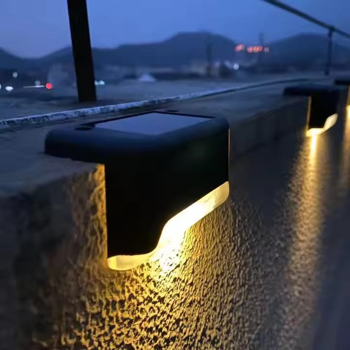 Hot IP65 Waterproof Outdoor Solar Lamp for Garden LED Solar Step and Fence Decorative Lighting